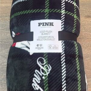 Victoria's Secret Plush Blanket in Black and Green